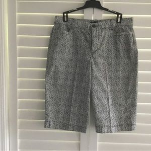 Bandolino Black and White Bermuda Shorts- size 10
